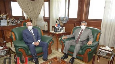 محافظ بورسعيد يهنئ رئيس هيئة قناة السويس بتجديد الثقة