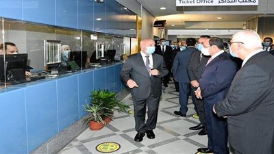 وزير النقل: 1.1 تريليون جنيه تكلفة المشروعات المخططة خلال 10 سنوات.. و377 مليار جنيه بمجال الطرق والكباري