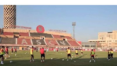 تقسيمة بطول الملعب في مران الأهلي