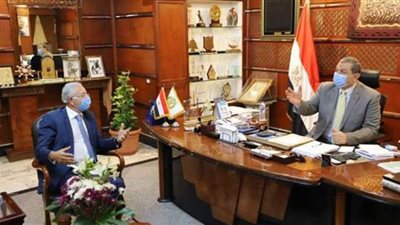 سعفان: عقد ندوات توعية للعاملين بإحدى شركات الدواء