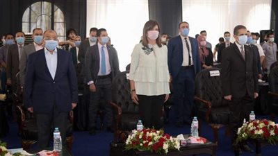 جولة تفقدية لوزير التموين بعد افتتاح 