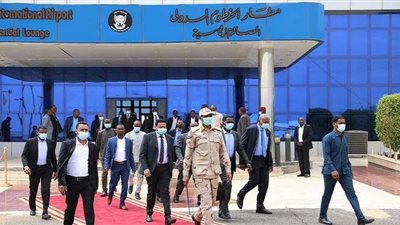 وفد سوداني عسكري يغادر الخرطوم لجوبا تمهيدًا لتوقيع السلام بالأحرف الأولى