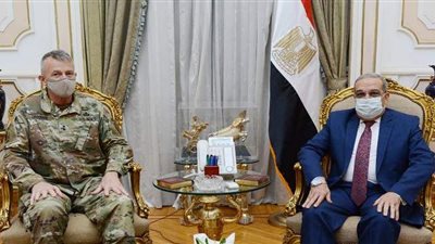 وزير الإنتاج الحربى يبحث مع  الملحق العسكري بالسفارة الأمريكية التعاون المشترك