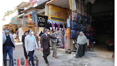 محافظ كفرالشيخ يقرر غلق المحال المخالفة بمنطقة المزلقان  | صور