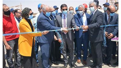 الرئيس التنفيذي لهيئة الاستثمار يفتتح محطة وقود أبو طرطور بالوادي الجديد