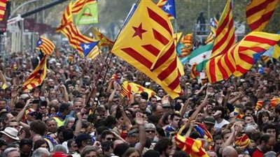 احتجاجات للتنديد بارتداء الكمامات في إسبانيا