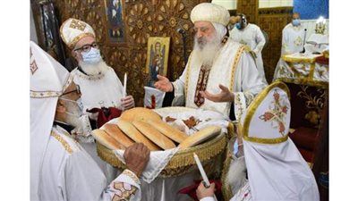 مطران طنطا يترأس قداس تذكار الأربعين للقمص صموئيل أنطون