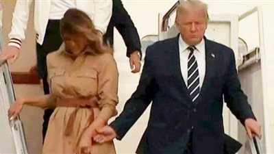 للمرة السابعة.. ميلانيا تحرج ترامب مجددًا وترفض أن يمسك يدها أمام العدسات | فيديو