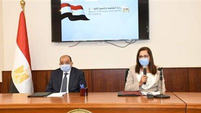 وزير التنمية المحلية:  بوابة تتيح 42 خدمة بكل أدوات الدفع الإلكتروني