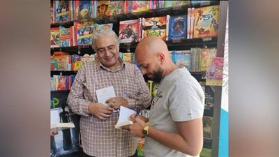 أحمد مراد يوقع روايته 