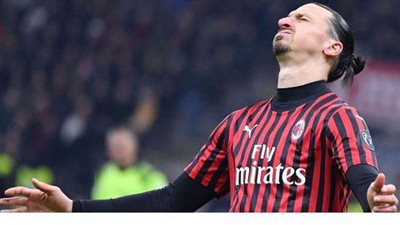 مدرب ميلان يحاول إقناع إبراهيموفيتش بالبقاء بعد خلافات بشأن الراتب