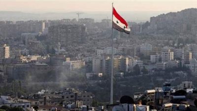 سوريا تعفي الشاحنات​ ال​لبنان​ية من رسوم العبور