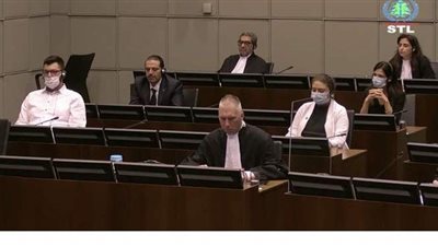 بدء محاكمة قتلة الحريري بالوقوف دقيقة حداد علي  ضحايا مرفأ بيروت