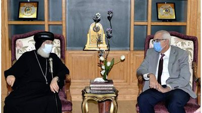 رئيس جامعة المنصورة يستقبل وفد الكنيسة القبطية للتهنئة بالعام الهجري الجديد