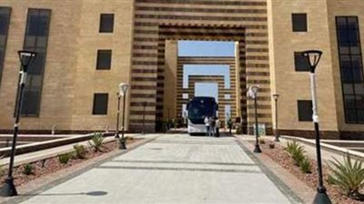 الجامعات الأهلية تثير الجدل بعد قرار تخفيض الحد الأدنى 5%.. التعليم العالي  تؤكد أنها لا تهدف للربح.. مصروفاتها أقل من الخاصة.. قرار الخفض  سيؤثر على جودة خريجيها