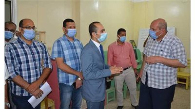 نائب محافظ سوهاج يتفقد سير العمل بإدارة خدمة المواطنين بالمراغة  | صور