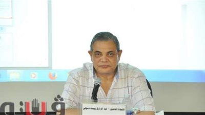 رئيس جامعة كفر الشيخ يناقش تطبيق نظام التعليم 