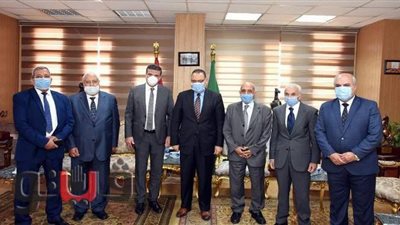 تفاصيل اجتماع محافظ الشرقية مع رئيس البنك الزراعي المصري | صور