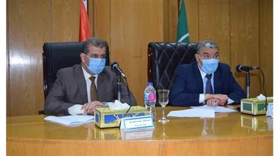 محافظ المنيا يناقش استعدادات  الدور الثاني من  امتحانات الثانوية العامة