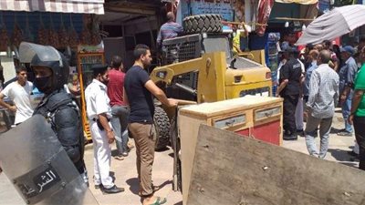 حملة لإزالة الأكشاك المخالفة بمحطة سكة حديد طنطا | صور