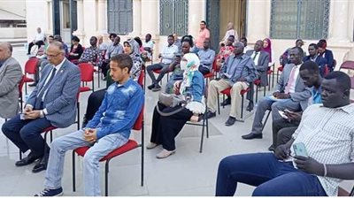 مكتبة القاهرة تناقش 