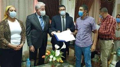 محافظ جنوب سيناء يكرم أوائل الثانوية العامة والأزهرية