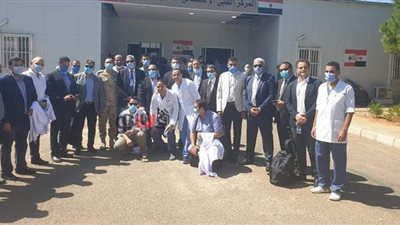 أطباء الأزهر يجرون الكشف الطبي على مصابي انفجار بيروت | صور