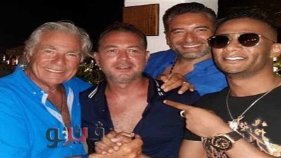 محمد رمضان برفقه مصطفى فهمي في الساحل الشمالي