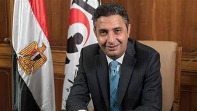 رئيس البريد يزور السائق المصاب في الهجوم المسلح على سيارة نقل الأموال