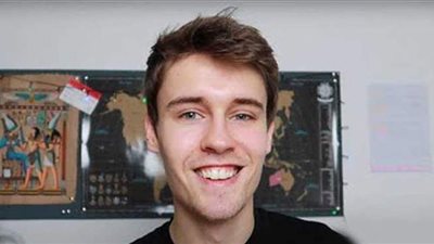 اعتناق يوتيوبر بريطاني شهير الإسلام | فيديو