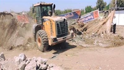 إزالة 77 حالة تعد على الأراضي الزراعية وأملاك الدولة بالبحيرة