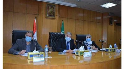 بعد مرور 5 أشهر.. محافظ المنيا يناقش 25 شكوى في لقاء خدمة المواطنين