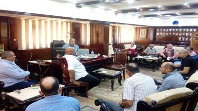 لقاء موسع لرئيس مدينة المحلة مع الجهات المعنية لتطوير ميدان بنزايون