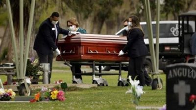 عائلة بريطانية تكتشف دفن شخصاً آخر بعد مرور 24 ساعة من الجنازة