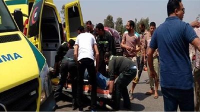 إصابة ثلاثة أشخاص بكسور في انقلاب سيارة ربع نقل بقنا