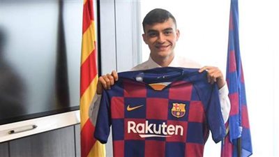 أولى صفقات برشلونة في عهد كومان  تظهر للنور