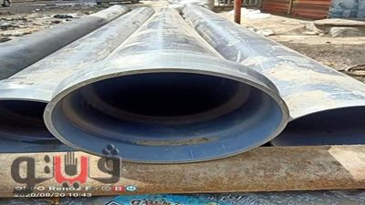 محافظ بورسعيد يتابع تركيب شبكة الصرف الصحي الجديدة بالزهور| صور