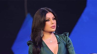 أزمات هيفاء وهبي عرض مستمر.. توقف أكثر من 3 مرات بسبب أبطال العمل.. وحادث بيروت دمر لوكيشن 