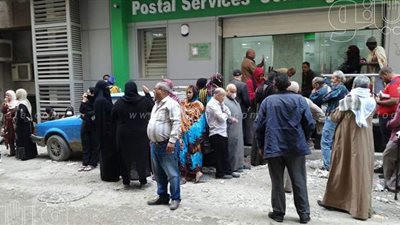 استبعاد بعض المستحقين لصرف الدفعة الثالثة من منحة العمالة غير المنتظمة.. حقيقة أم شائعات؟