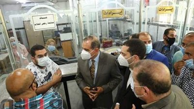 محافظ كفر الشيخ يتابع استقبال طلبات التصالح بالمراكز التكنولوجية | صور