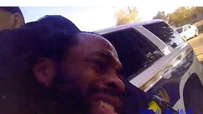 مقطع فيديو يظهر عنصرية الشرطة الأمريكية مع مسلم أفريقي