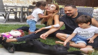 أول صورة لزوجة رامى عياش بعد خروجها من المستشفى بسبب حادث بيروت