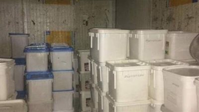 ضبط 48 ألف عبوة حلوى منتهية الصلاحية و15 ألف كمامة مغشوشة بالغربية