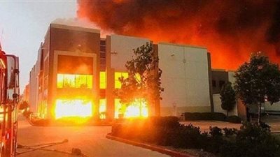 مقتل 5 وتدمير أكثر من 500 مبني جراء حرائق الغابات في كاليفورنيا