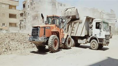 تمهيد سور السكك الحديدية بشبين القناطر لمنع عبور المشاة