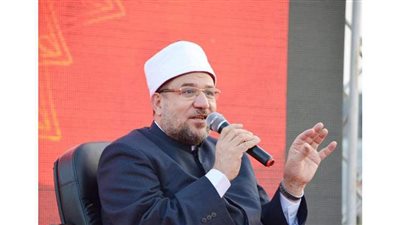 هل تناول القضايا الوطنية خلط للدين بالسياسة؟.. وزير الأوقاف يجيب