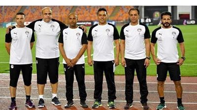 البدري وجهازه يحضرون مباراة القمة