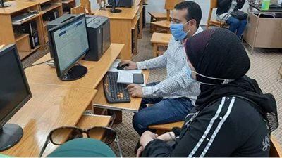 بالكمامة والمطهرات.. مكتب تنسيق أسيوط يستقبل طلاب المرحلة الأولى | صور