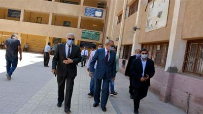 محافظ القليوبية يتفقد امتحانات الدور الثاني لطلاب الثانوية العامة