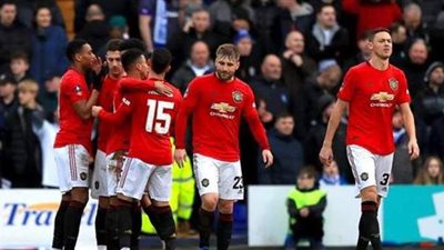 اليونان تطلق سراح قائد مانشستر يونايتد